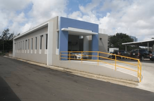 Car Wash Garaje Isla Verde, Carolina Donato Design & Development (concrete)